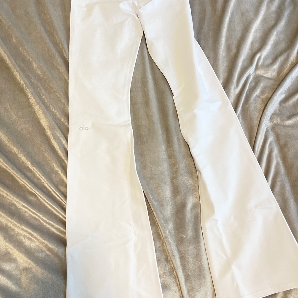 Alo leggings white